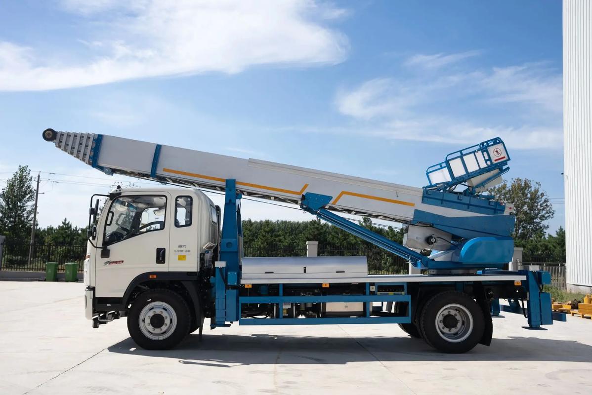 凤台县云梯上料车租赁费用